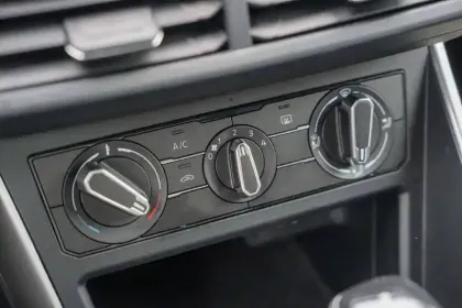 Photo 24 Volkswagen Polo  1.0 TSI 95 S&S DSG7