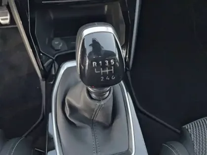 Photo 21 Peugeot 208  PureTech 100 S&S BVM6