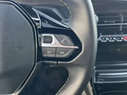 Photo 27 Peugeot 208  PureTech 100 S&S BVM6