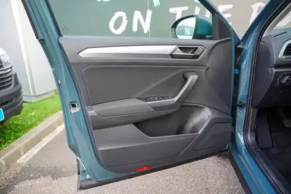 Photo 17 Volkswagen T-roc  1.0 TSI 116 Start/Stop BVM6