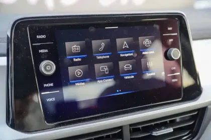 Photo 31 Volkswagen T-roc  1.0 TSI 116 Start/Stop BVM6