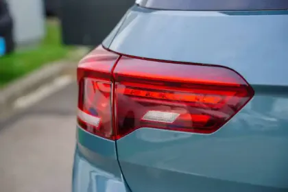 Photo 6 Volkswagen T-roc  1.0 TSI 116 Start/Stop BVM6