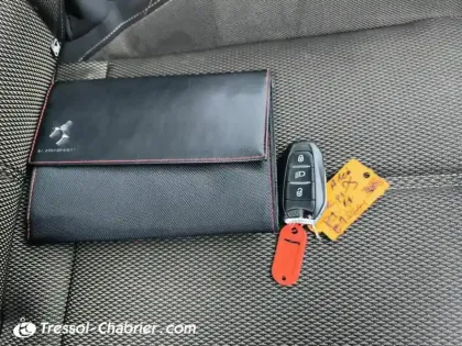 Photo 15 DS DS 7 DS7 Crossback Hybride E-Tense 300 EAT8 4x4 Bastille+