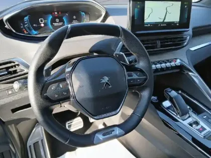 Photo 11 Peugeot 3008  Hybrid 225 e-EAT8 GT