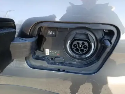 Photo 26 Peugeot 3008  Hybrid 225 e-EAT8 GT