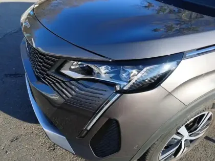 Photo 6 Peugeot 3008  Hybrid 225 e-EAT8 GT