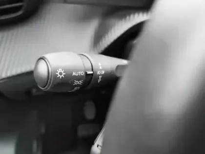 Photo 17 Peugeot 2008  PureTech 100 S&S BVM6 Allure Pack