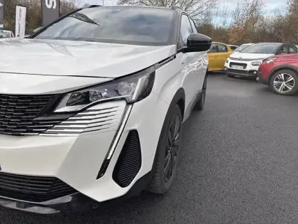 Photo 13 Peugeot 3008  Hybrid 225 e-EAT8 GT