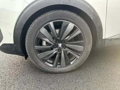 Photo 14 Peugeot 3008  Hybrid 225 e-EAT8 GT