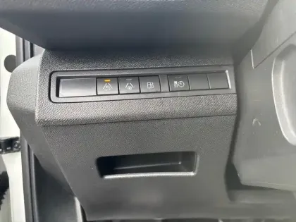 Photo 27 Peugeot 3008  Hybrid 225 e-EAT8 GT