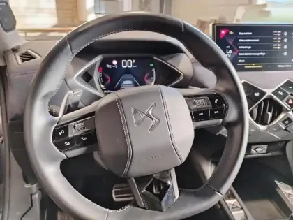 Photo 11 DS DS 3 DS3 Crossback PureTech 155 EAT8 Ines de la Fressange Paris