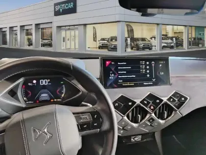 Photo 9 DS DS 3 DS3 Crossback PureTech 155 EAT8 Ines de la Fressange Paris