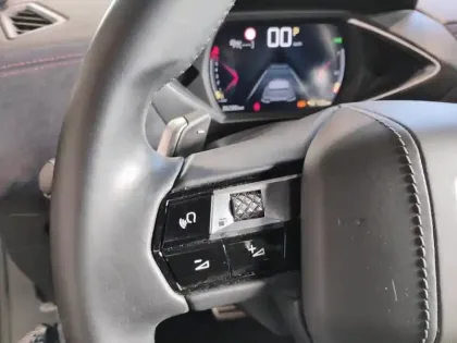 Photo 18 DS DS 3 DS3 Crossback PureTech 155 EAT8 Ines de la Fressange Paris