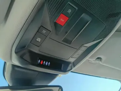 Photo 24 Peugeot 308  SW Plug-in Hybrid 195 ch e-DCS7 Allure