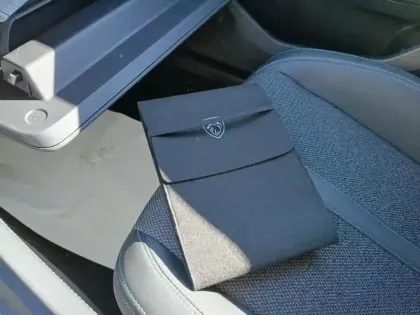 Photo 15 Peugeot 308  SW Plug-in Hybrid 195 ch e-DCS7 Allure