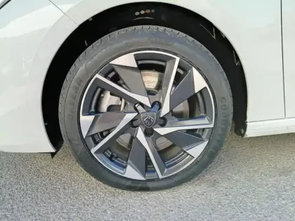 Photo 14 Peugeot 308  SW Plug-in Hybrid 195 ch e-DCS7 Allure