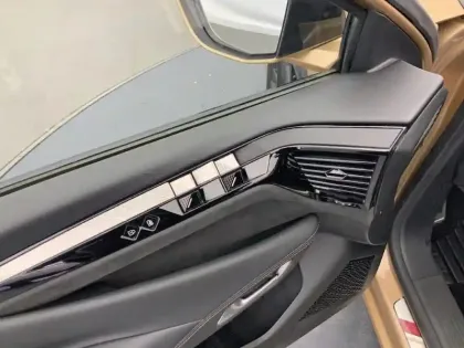 Photo 19 DS DS 4  Hybride Rechargeable 225 EAT8 Pallas Ligne Business