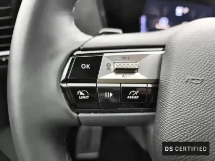 Photo 18 DS DS 4  Hybride 145 e-DCT6 Etoile - Alcantara