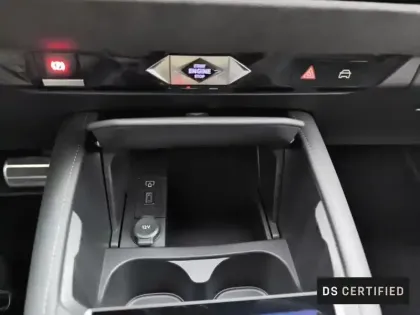 Photo 12 DS DS 4  Hybride 145 e-DCT6 Etoile - Alcantara