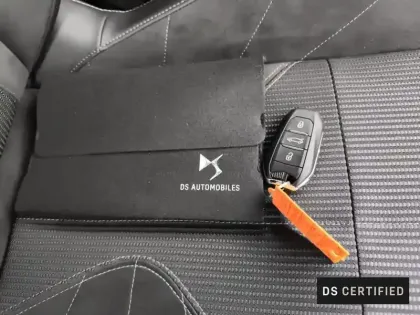 Photo 15 DS DS 4  Hybride 145 e-DCT6 Etoile - Alcantara