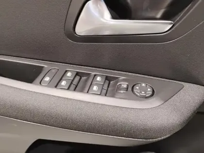 Photo 19 Peugeot 208  100 S&S BVM6 Business