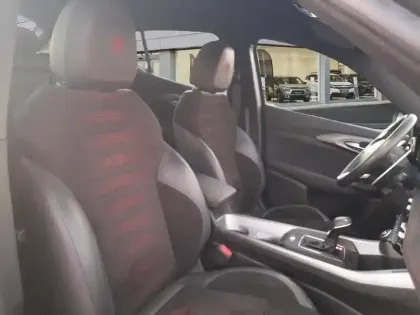 Photo 8 Alfa Romeo Tonale  1.3 Hybride Rechargeable PHEV 280ch AT6 Q4 Veloce