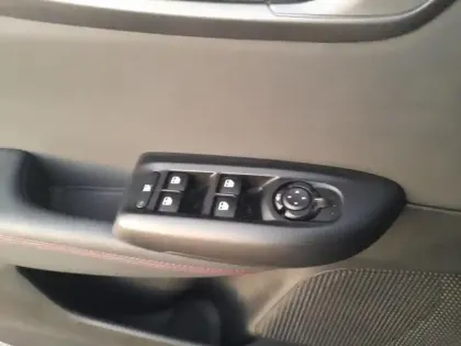 Photo 19 Alfa Romeo Tonale  1.3 Hybride Rechargeable PHEV 280ch AT6 Q4 Veloce