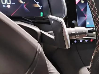 Photo 17 DS DS 7 DS7 Crossback BlueHDi 130 EAT8 Performance Line+