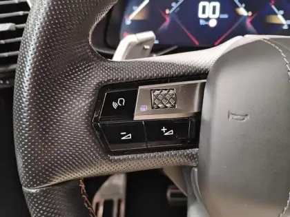 Photo 18 DS DS 7 DS7 Crossback BlueHDi 130 EAT8 Performance Line+