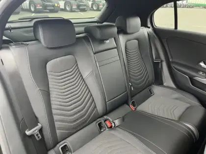 Photo 18 Mercedes Classe A 180 d Progressive Line