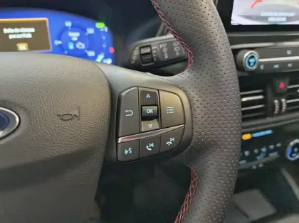 Photo 17 Ford Kuga 2.5 Duratec 190ch FHEV ST-Line X BVA i-AWD