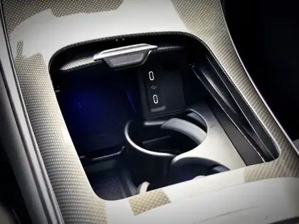 Photo 11 Mercedes Classe GLC SUV 300 e Hybrid EQ 4MATIC AMG Line +