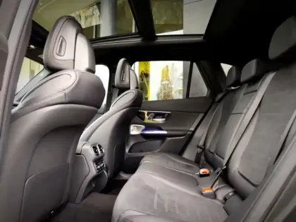 Photo 13 Mercedes Classe GLC SUV 300 e Hybrid EQ 4MATIC AMG Line +