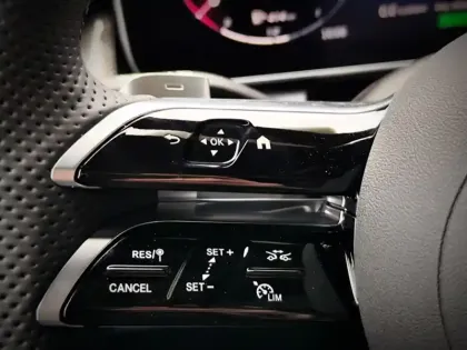 Photo 17 Mercedes Classe GLC SUV 300 e Hybrid EQ 4MATIC AMG Line +