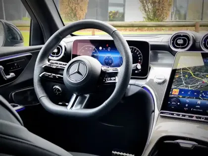 Photo 8 Mercedes Classe GLC SUV 300 e Hybrid EQ 4MATIC AMG Line +