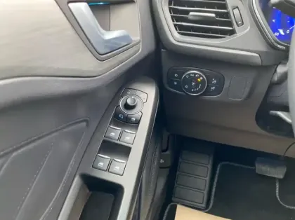 Photo 5 Ford Focus SW 1.0 Flexifuel mHEV 125ch Titanium X Business Powershift