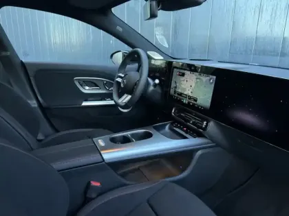 Photo 10 Mercedes CLA Coupe 250+ avec technologie EQ Limited Edition