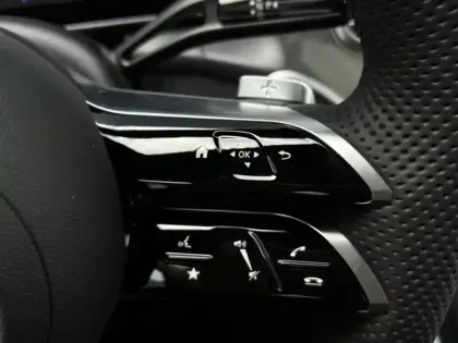 Photo 24 Mercedes Classe GLC 300 de Hybrid EQ 4MATIC AMG Line +