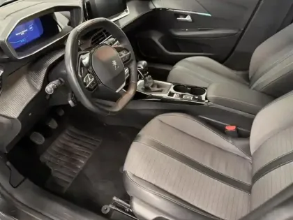 Photo 12 Peugeot 208  1.2 PureTech 100ch S&S Allure