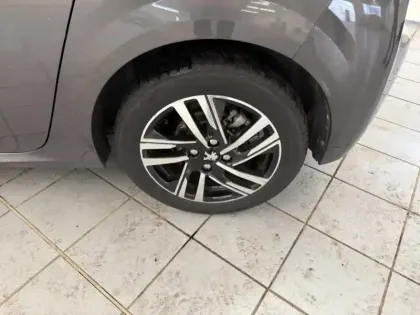 Photo 8 Peugeot 208  1.2 PureTech 100ch S&S Allure