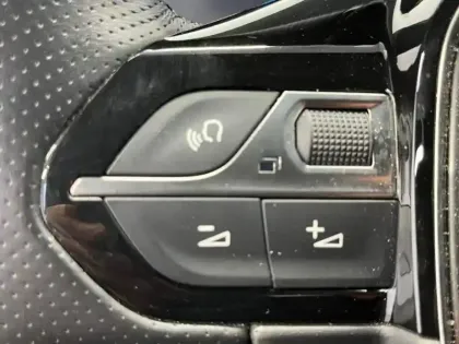 Photo 14 Peugeot 208  e- 136ch GT