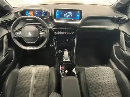 Photo 6 Peugeot 208  e- 136ch GT