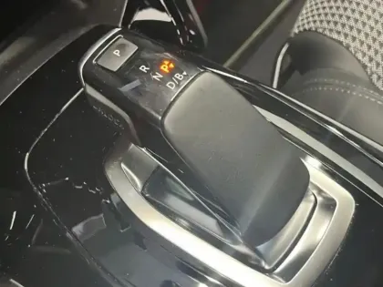 Photo 10 Peugeot 208  e- 136ch GT