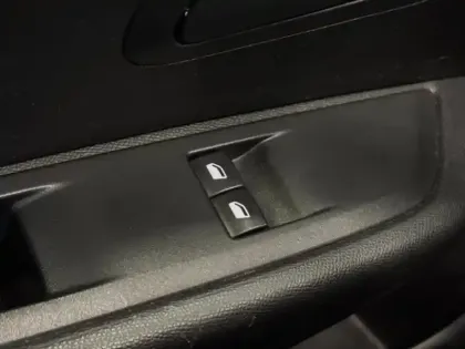 Photo 11 Peugeot 208  1.2 PureTech 75ch S&S Like