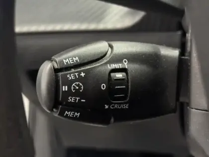 Photo 14 Peugeot 208  1.2 PureTech 75ch S&S Like