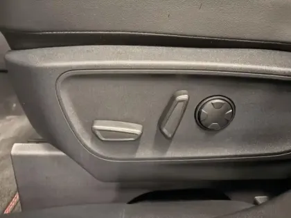 Photo 11 Ford Kuga  2.5 Duratec 180ch Hybrid FlexiFuel ST-Line X Powershift