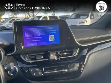 Photo 14 Toyota C-HR  1.8 Hybride 122ch Design Ultimate E-CVT