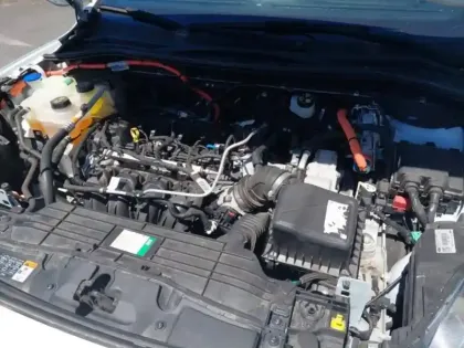 Photo 11 Ford Kuga  2.5 Duratec 190ch FHEV E85 ST-Line BVA