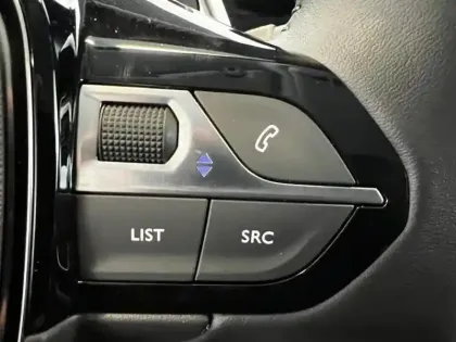 Photo 9 Peugeot 208  1.2 PureTech 100ch S&S Roadtrip EAT8