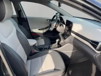 Photo 14 Hyundai Ioniq  Plug-in 141ch Executive